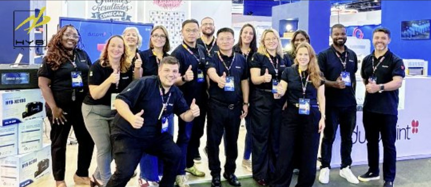 Equipe comercial da Ducoprint, distribuidora capixaba de suprimentos de impressão.